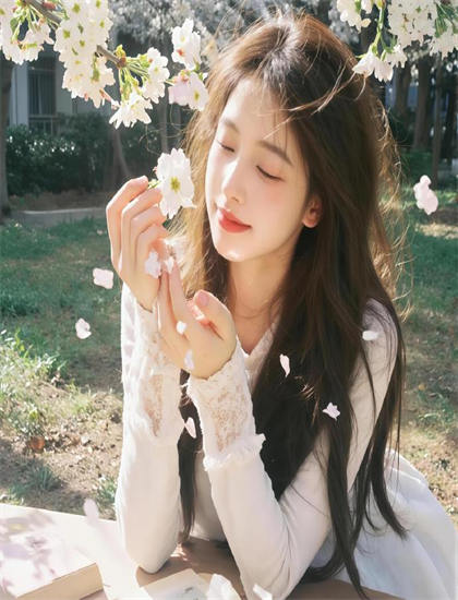 【艺术评论】《无可奈何花落去》的文化符号与象征意义 资深影评人解读的专业分析